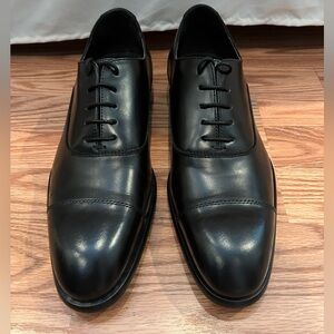NWOB To Boot New York Italian leather black cap toe oxfords
